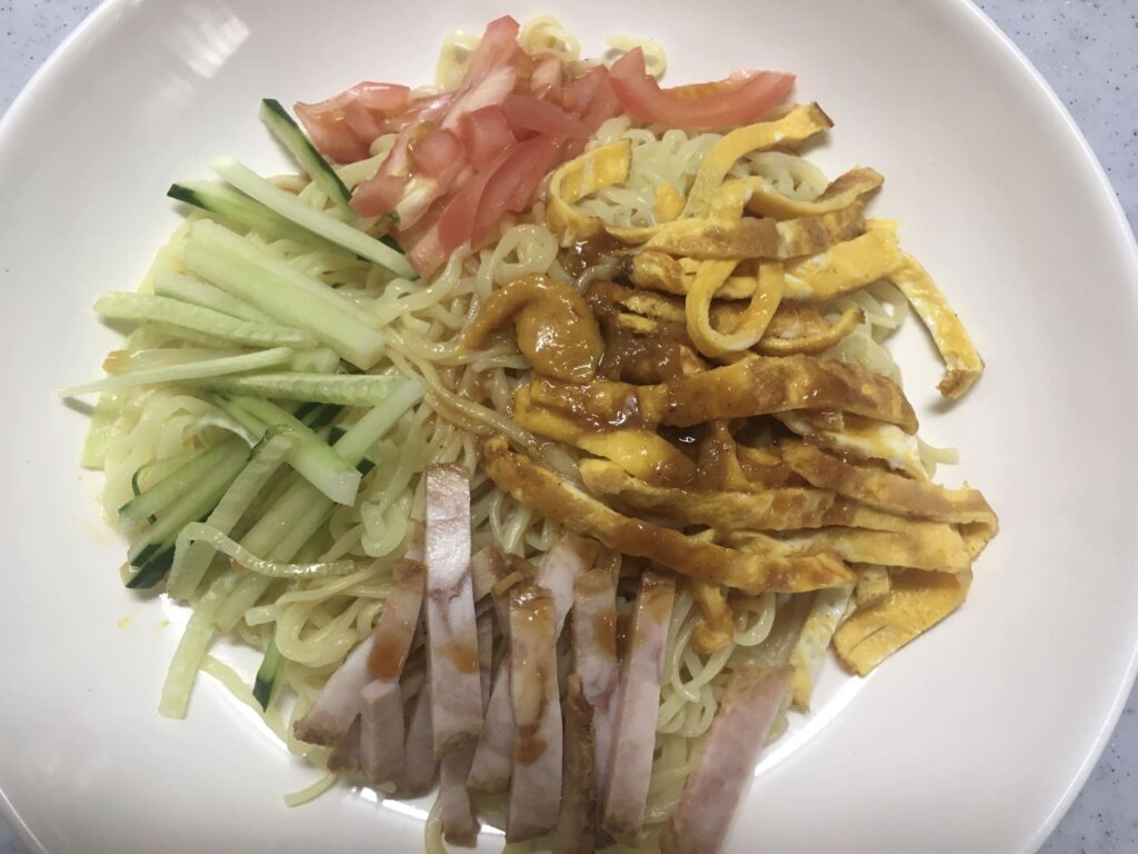 昼食の冷やし中華